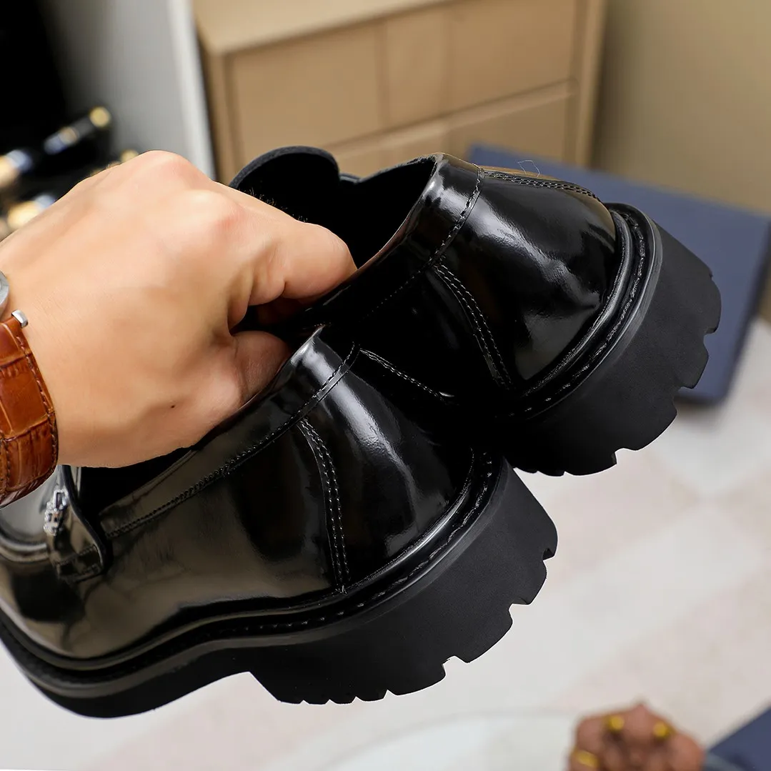 Men's shoes 💰520🕷️🕷️[Dior] Dior's new casual men's shoes are launched in Hong Kong counters. Official website 1:1 production. Italian woven cowhide + water-dyed 🐂 leather lining. Designed by European and American masters. Perfect shape to create counter quality, solid color rubber wear-resistant outsole and classic dazzling toe! Super versatile and very comfortable. High-end without losing taste, fashionable and novel! ! Absolute focus! 8 colors available! Code number 38-45……